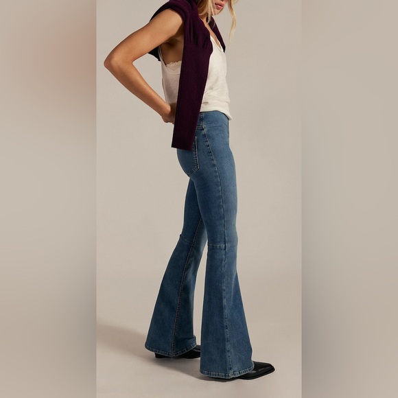 Free People We The Free Penny Pull-On Flare Jeans | Size 29 EUC - Picture 3 of 12